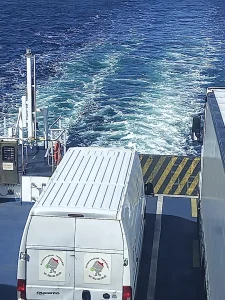 Beladung eines Umzugswagens von MEBELKI